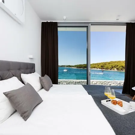 Fuxbau Zadar Mit Boot Villa Ždrelac