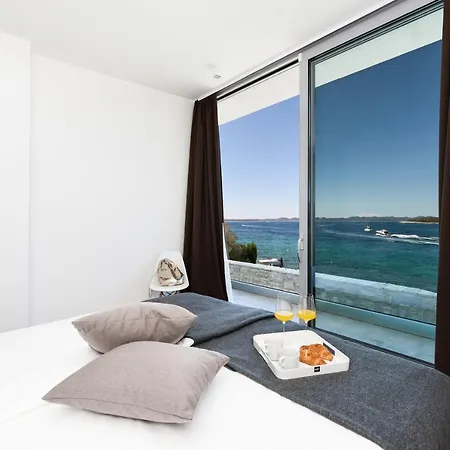 Fuxbau Zadar Mit Boot Ždrelac