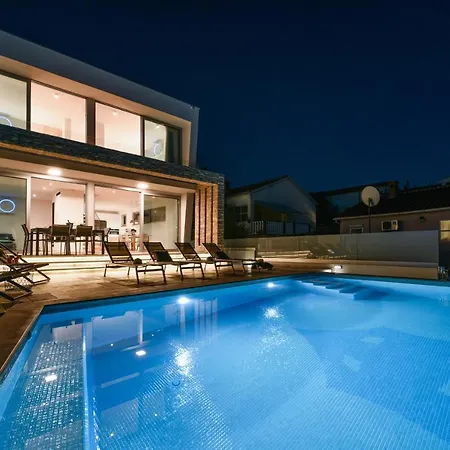 Fuxbau Zadar Mit Boot 别墅