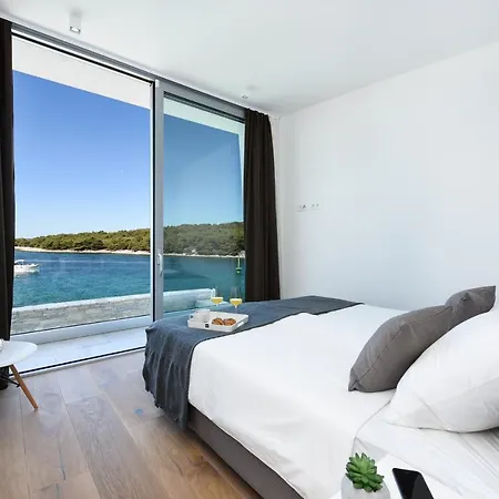 Fuxbau Zadar Mit Boot * Ždrelac