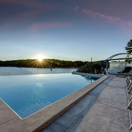 Villa Fuxbau Zadar Mit Boot Ždrelac