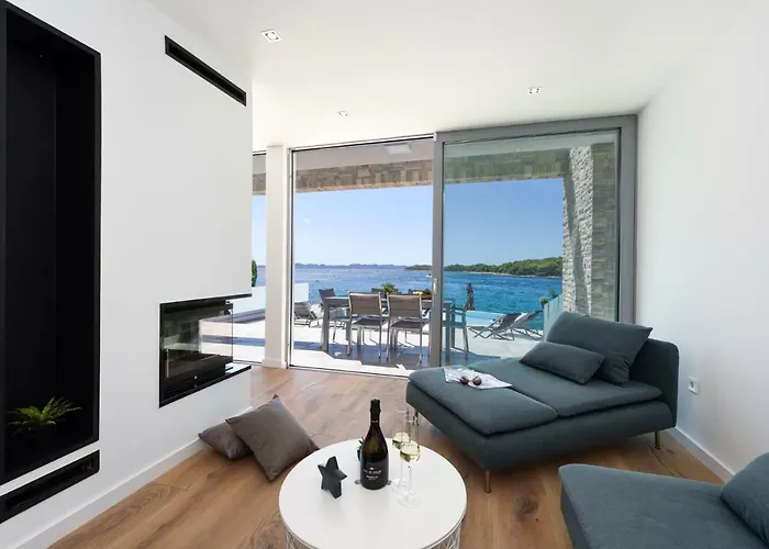 Fuxbau Zadar Mit Boot Villa