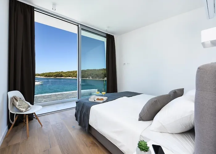 Fuxbau Zadar Mit Boot * Ždrelac